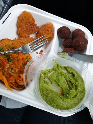 box zum mitnehmen (während lockdown) at Farbenfroh in Essen