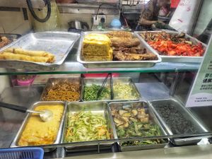 Dishes availableDishes available at Fo Yuan Miao Su Shi Ge 佛缘妙素食阁 in Central Singapore