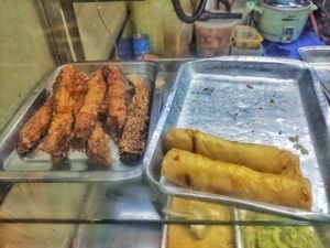 Dishes available at Fo Yuan Miao Su Shi Ge 佛缘妙素食阁 in Central Singapore