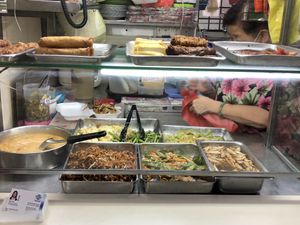 Affordable fare at Fo Yuan Miao Su Shi Ge 佛缘妙素食阁 in Central Singapore