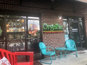 Exterior of cafe at Juiceheads ATL in Atlanta