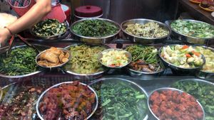 Veggie selection at Nanyang Polytechnic Block P - Vegetarian Stall in Northeast Singapore