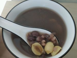 red bean soup with lotus seeds at Simple Lifestyle Healthy Vegetarian Cafe in Central Singapore