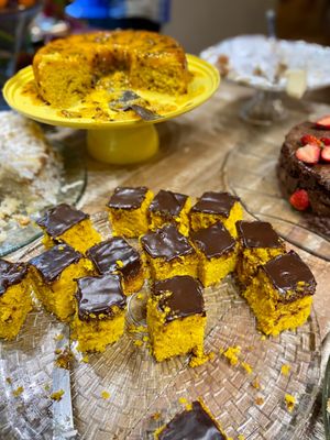 Bolo com cobertura de chocolate   at Espaço Nutrir - Corpo Mente Espirito in Florianopolis