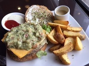 Mexican Burguer with quinua meat and guacamole at Dulce Albahaca Deli Restaurant in Quito