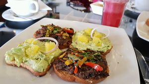 Tostadas a la Mexicana at Dulce Albahaca Deli Restaurant in Quito