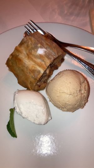 apfelstrudel at Laegernstuebli in Boppelsen