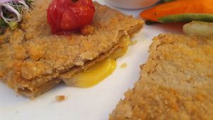 Cordon bleu with vegan cheese at Laegernstuebli in Boppelsen