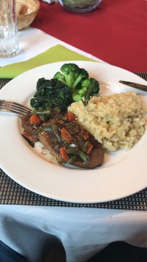 Dinkel Hackbraten mit Gemüse und Risotto at Laegernstuebli in Boppelsen