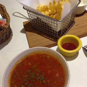 fries and tomato soup at Veggie Wonderland in Taichung