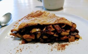 Warm apple pie at Capricho Sin Culpa in Queretaro