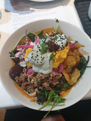 Falafel salad at Bailgate Deli in Lincoln