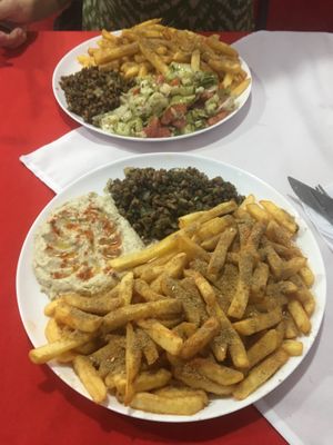 Kafta vegano com batata e zaatar e babaganoush + kafta igual com fatoush at Abudi in Sao Paulo