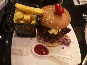 Crunchy Burger at Fratello Vegan in Cuenca