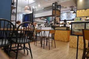 Inside the restaurant (view of the kitchen) at Blossom Rena Vegan Cafe 貝多蕾納 in Taipei