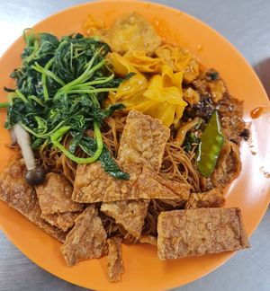 $4 ~ 24/12/22 at Kong Meng San Phor Kark See Monastery in Central Singapore