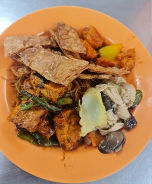 $4 ~ 24/12/22 at Kong Meng San Phor Kark See Monastery in Central Singapore