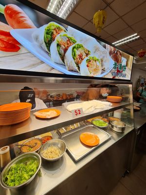 Popiah Stall always long Q!! ~ 5/02/23 at Kong Meng San Phor Kark See Monastery in Central Singapore