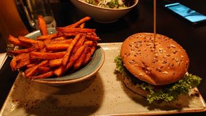 Naturbursche burger at MUC - Hans im Glück - T2 in Munich