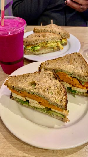 Frittata & banh mi & dragon smoothie at Nourish Cafe in San Francisco