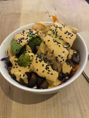 Savoury breakfast bowl with just egg frittata added  #Veganuary at Nourish Cafe in San Francisco