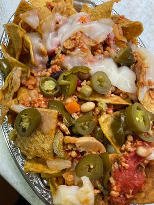 Veg nachos with vegan cheese at Hobgoblin - Roppongi in Tokyo