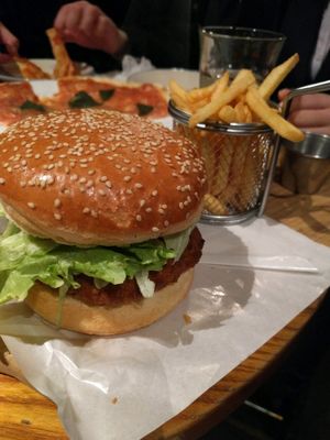 vegetarian (vegan) burger at Hobgoblin - Shibuya in Tokyo