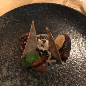 'Geiten kaas’ van Max & Bien met een crème van pruimenpitten, gel van pruimen, uitgebakken mosterd en een rogge krokant. at Morris and Bella in Amsterdam
