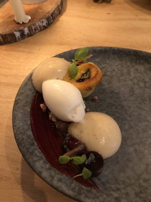 Clafoutis met een crème van zure kersen, rode bieten gelei en een sorbet van moerasspirea. at Morris and Bella in Amsterdam