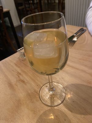 Kombucha with green tea & verbena by Leave your sword: very good and mild at Morris and Bella in Amsterdam