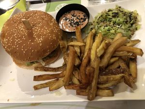 Burger  at Tahina in Tours