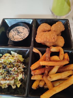 Nuggets and fries at Tahina in Tours