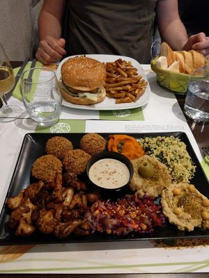 Trés bien 😊👍🏻 at Tahina in Tours