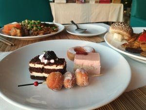 The cakes are amazing. Delicious donuts too at Ruyixuan in Wuhan