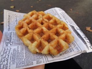 Belgian waffle at Hot Vog in Paris