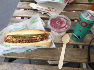 Fast, tasy vegan lunch at Hot Vog in Paris