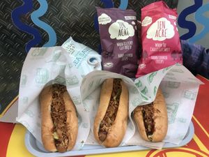 🌭💚 at Hot Vog in Paris