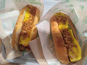 Hog vogs at Hot Vog in Paris