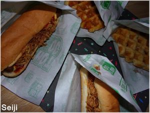 Hot Dog et gaufres Vegan at Hot Vog in Paris