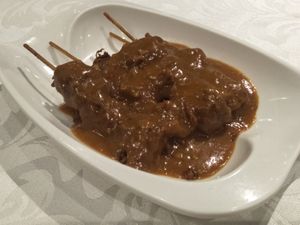 Lamb satay skewers at Tong De Veggie 同德素食 in Kowloon