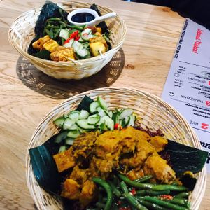 Tempeh and tofu bowls at Warung Jakarta in Warsaw