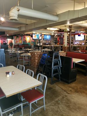 Wide open area at Mellow Mushroom in Savannah