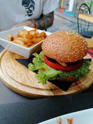 Vegan mushroom burger at Healthy Bites in Athens