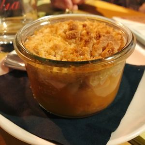 vegan peach crumble at Vero Gastrobar in Naples