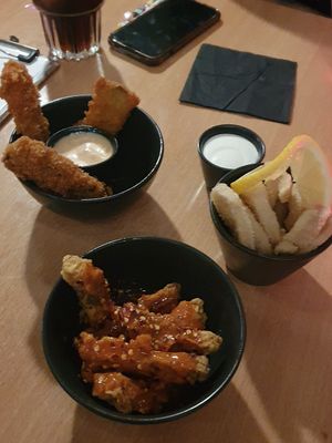 Frickles, wings, calamari at Down the Hatch in Liverpool