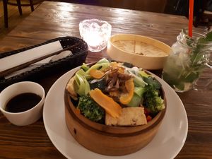 I had a vegan udon dish and a fresh lemonade, both were super tasty! The service lady was very nice and the price is fair, definitely recommend at Chi Oh in Berlin