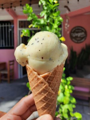 Helado de maracuyá 💛 at Vegan Parad-ice in Cruz De Huanacaxtle