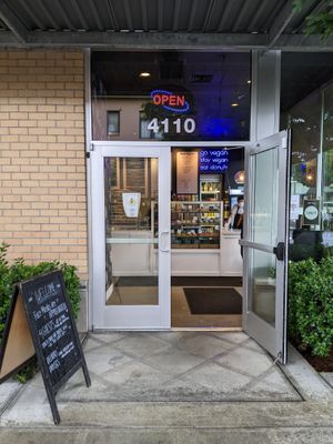 Entrance at Doe Donuts in Portland