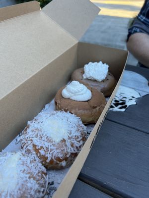 Donut picks on 9/4!  at Doe Donuts in Portland