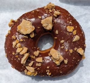 Butterfinger doughnut at Doe Donuts in Portland